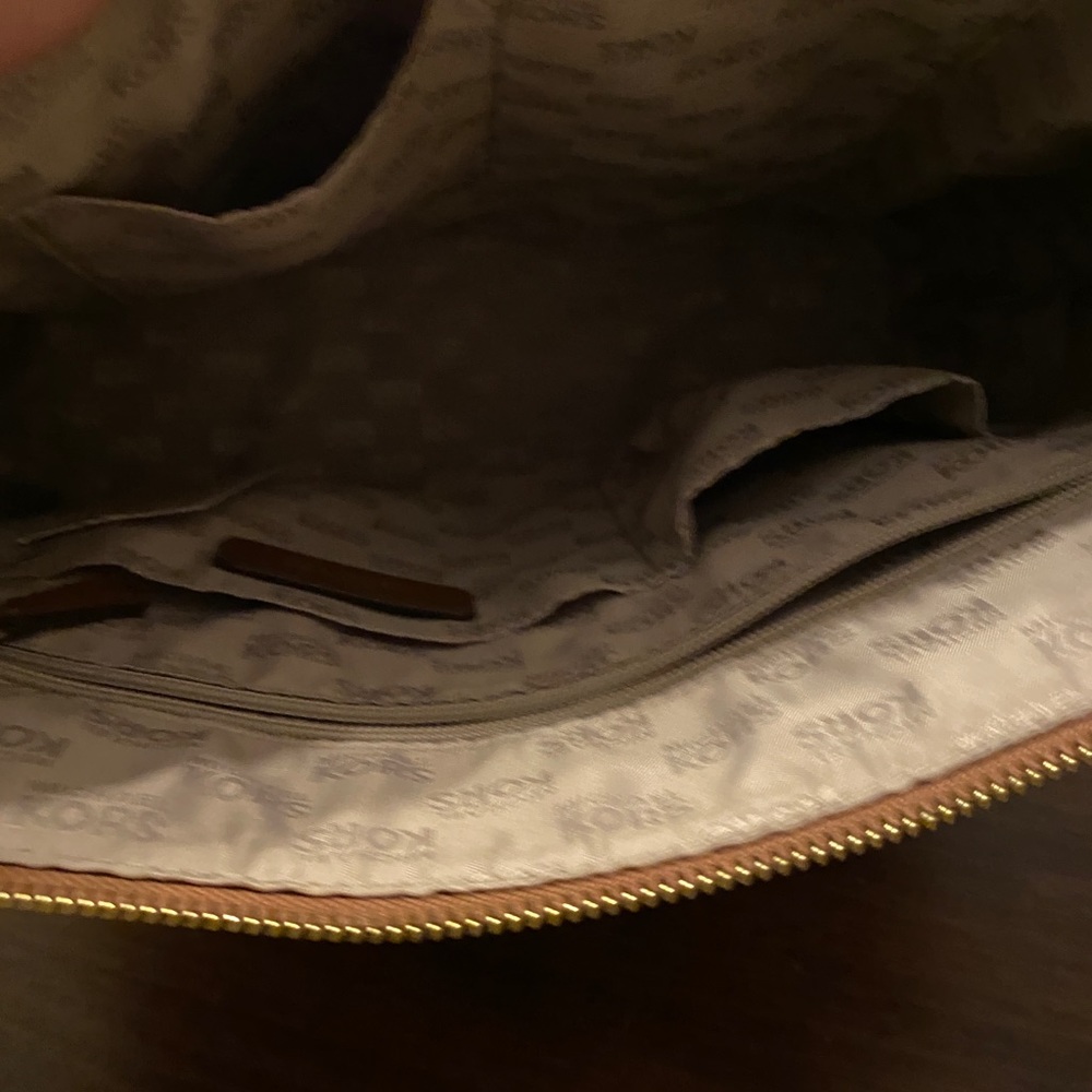 Authentic Michael Kors Large tote - Picture 6 of 11
